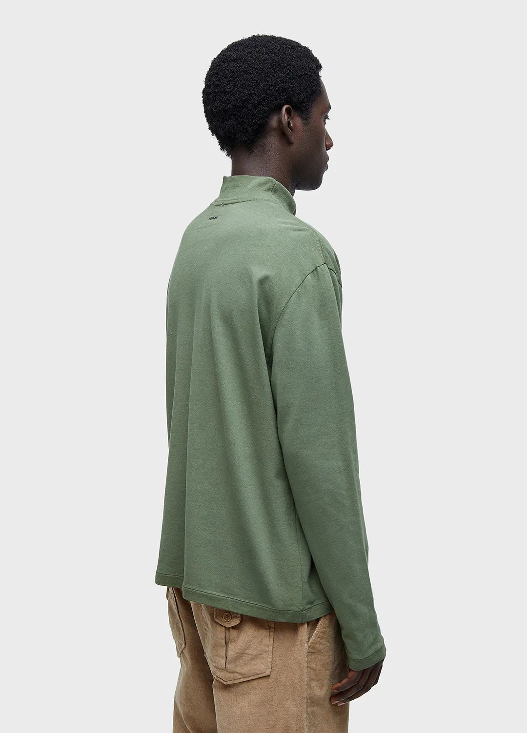 CAMISETA OSKLEN OVER GOLA ALTA VERDE