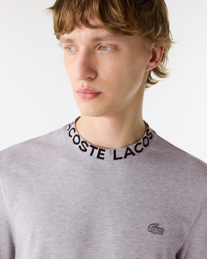 CAMISETA LACOSTE PIQUÉ ULTRALEVE COM GOLA JACQUARD