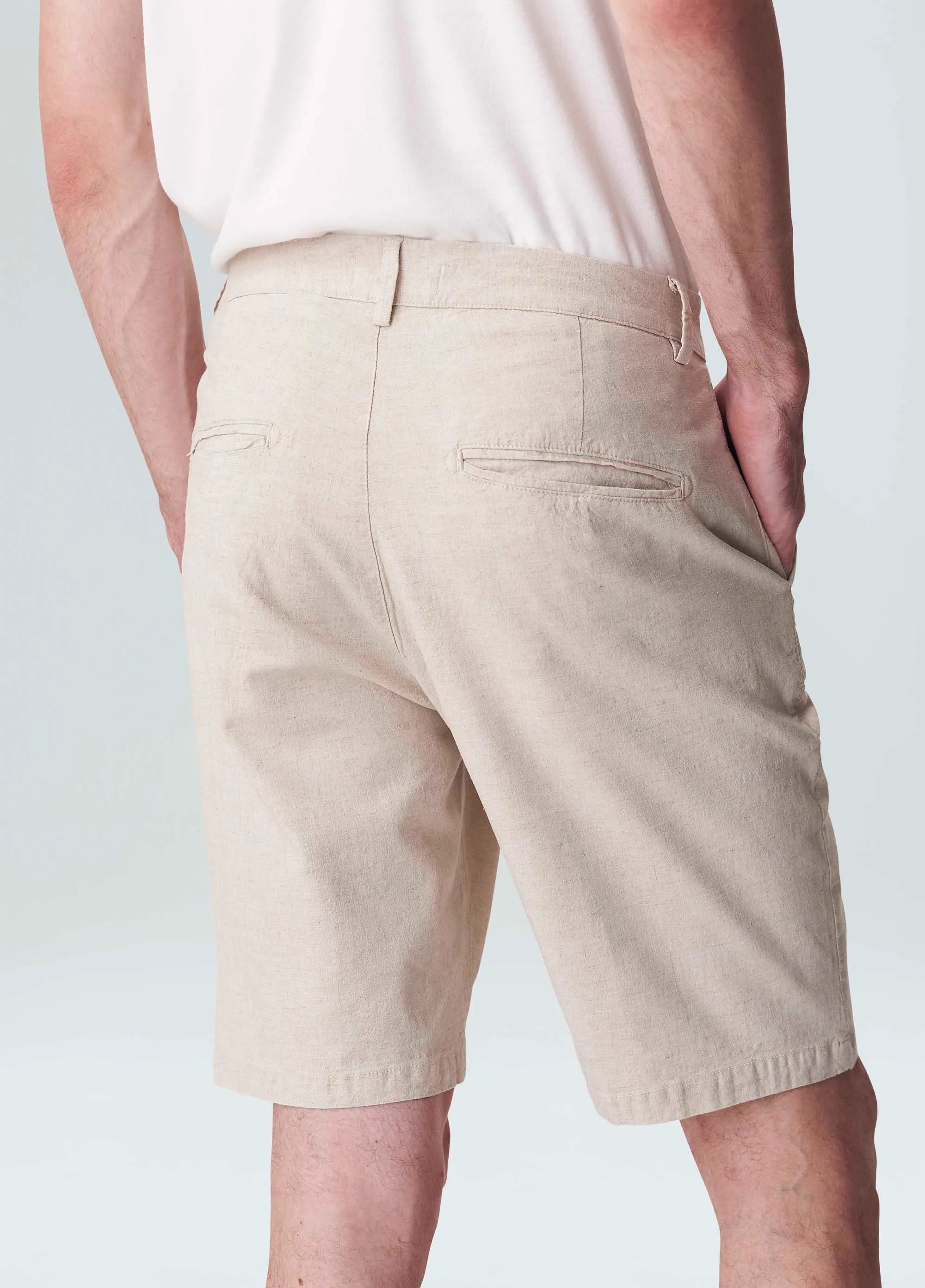 BERMUDA OSKLEN MASCULINA ALFAIATARIA EM LINHO