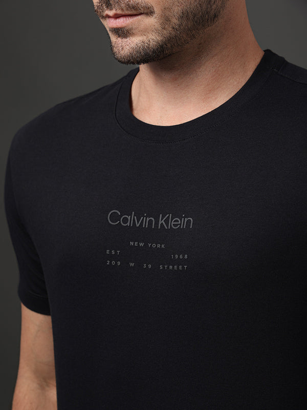 CAMISETA MASCULINA CALVIN KLEIN  LOGO ADDRESS
