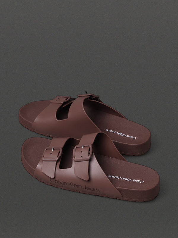 CHINELO CALVIN KLEIN SLIDE DUAS FIVELAS MARROM