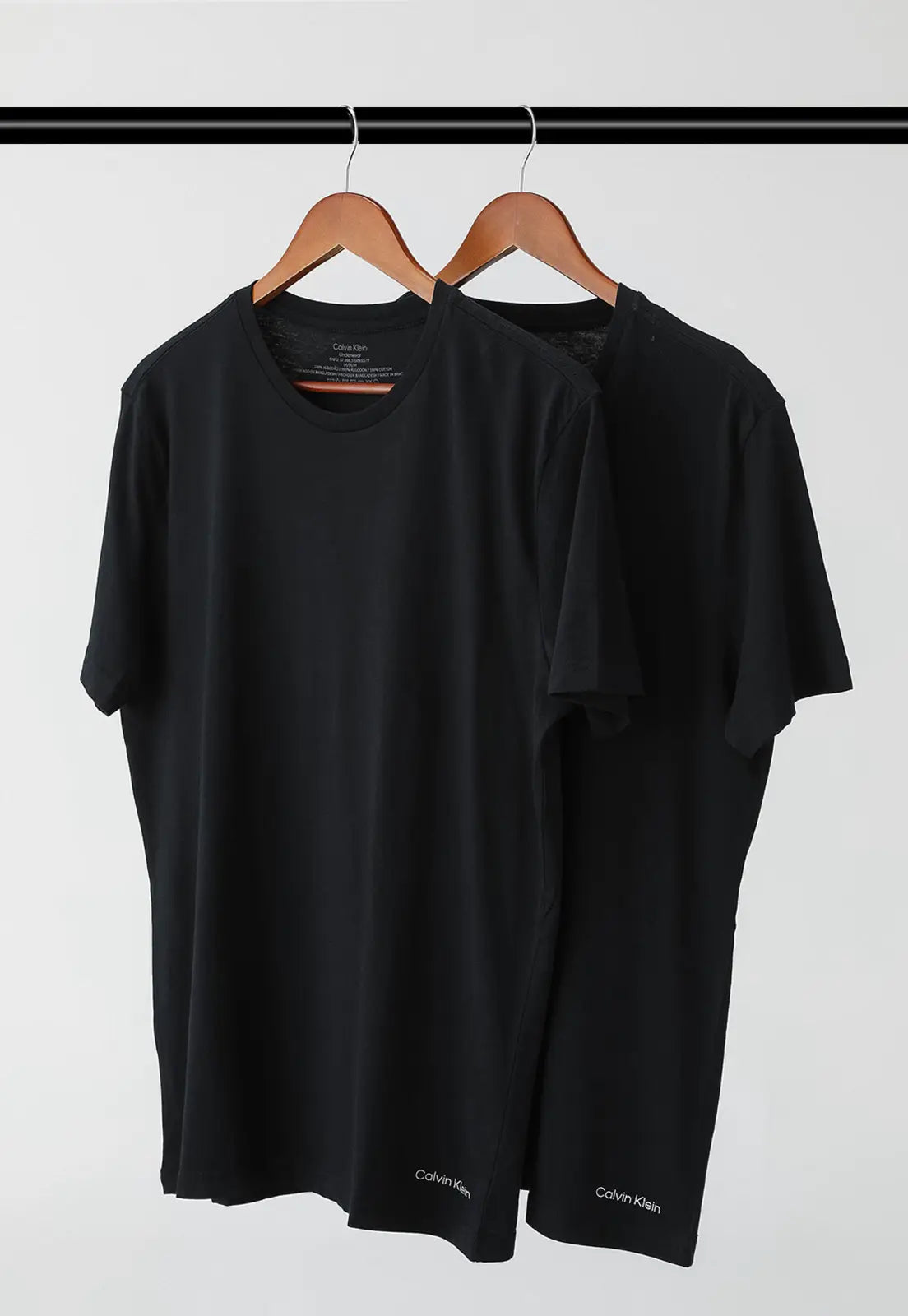 KIT CALVIN KLEIN 2 CAMISETAS BASICAS PRETO