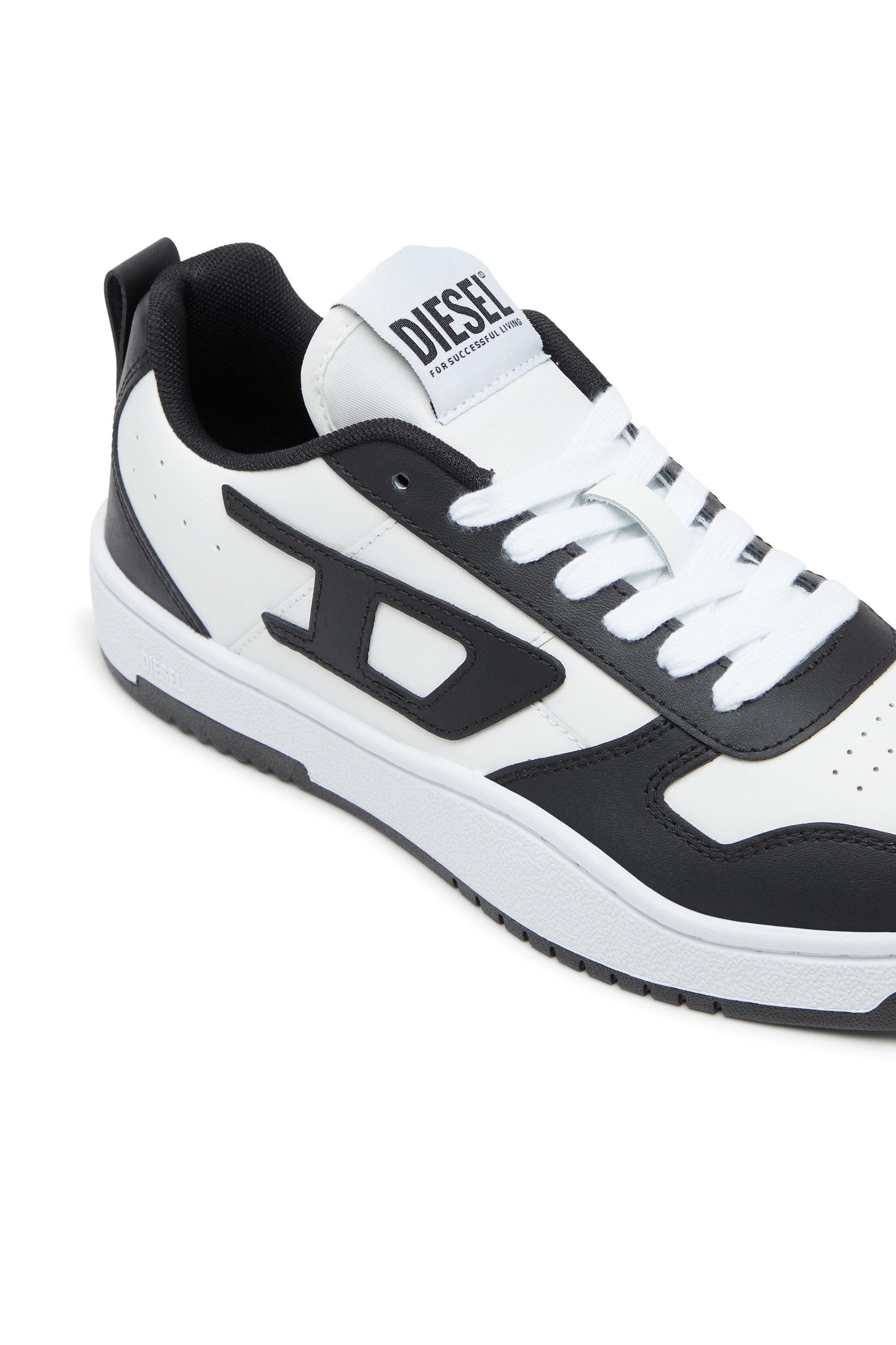 TÊNIS DIESEL S-UKIYO V2 LOW - PRETO/BRANCO