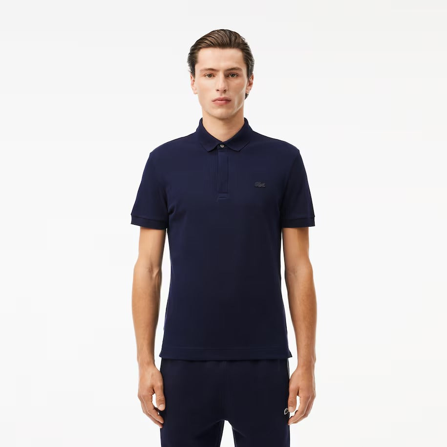 POLO LACOSTE REGULAR FIT PARIS EM PIQUÉ STRETCH -MARINHO