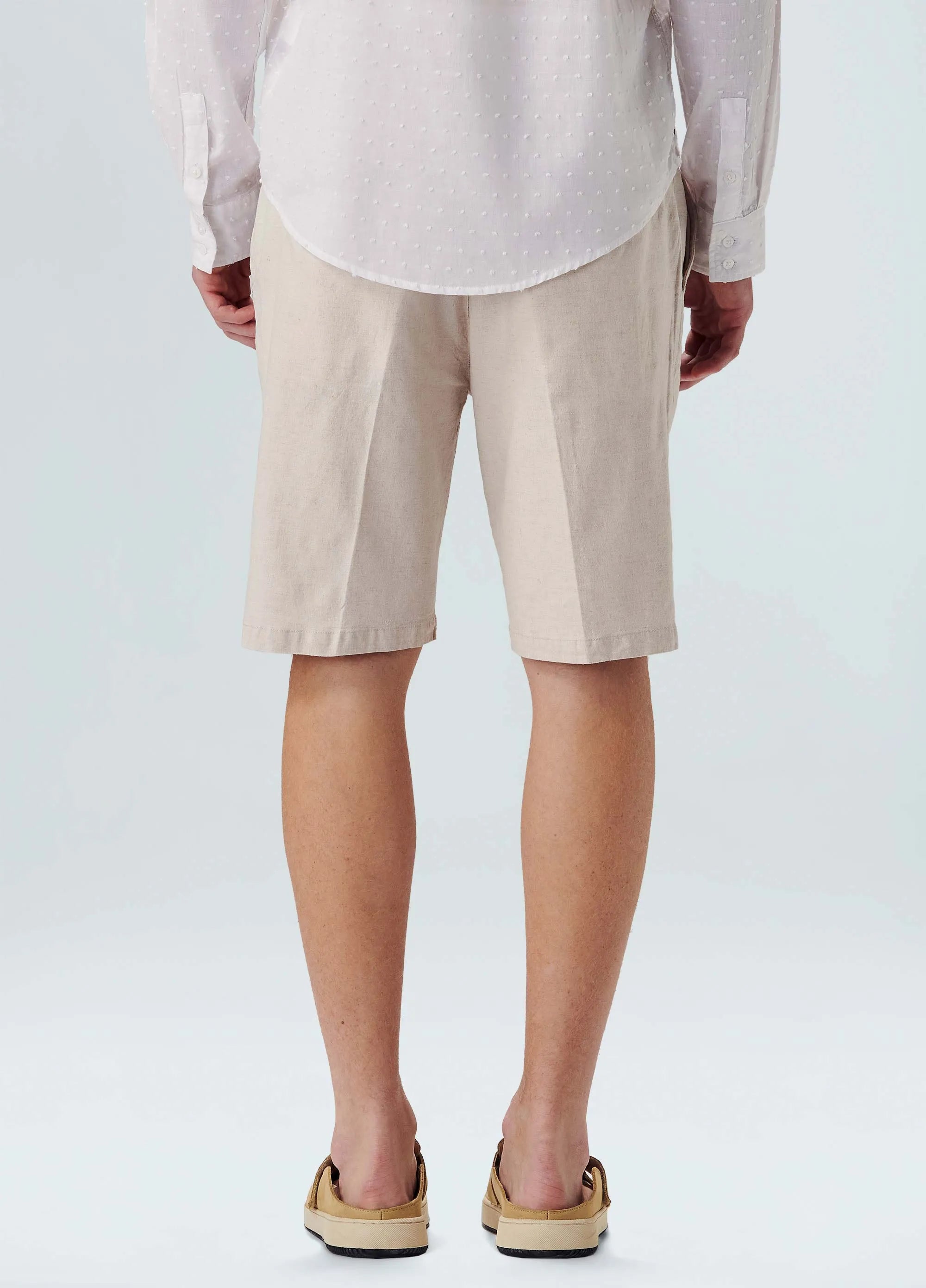 BERMUDA OSKLEN MASCULINA ALFAIATARIA EM LINHO