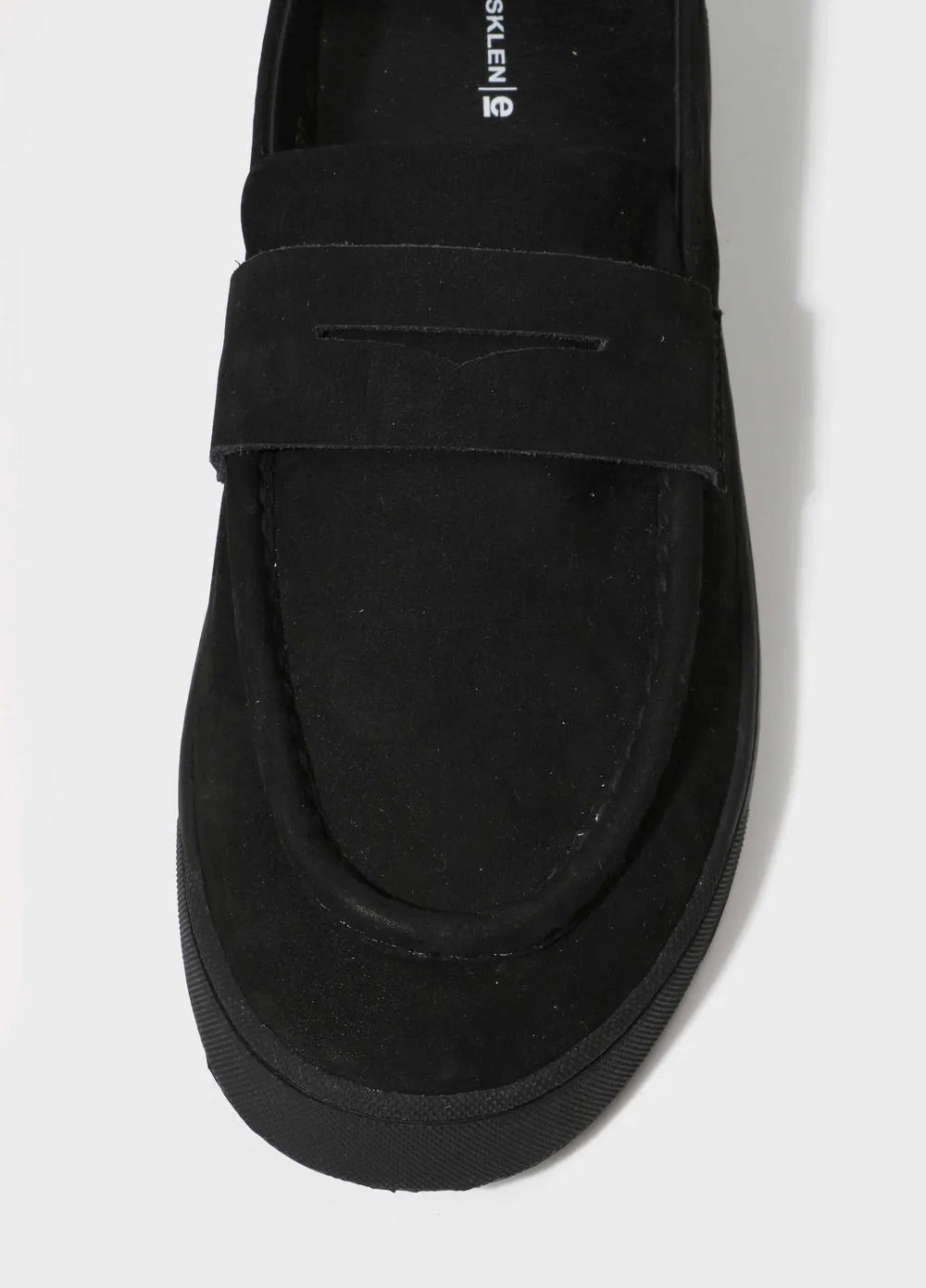 TENIS OSKLEN SOHO SLIP ON BLACK SOLE