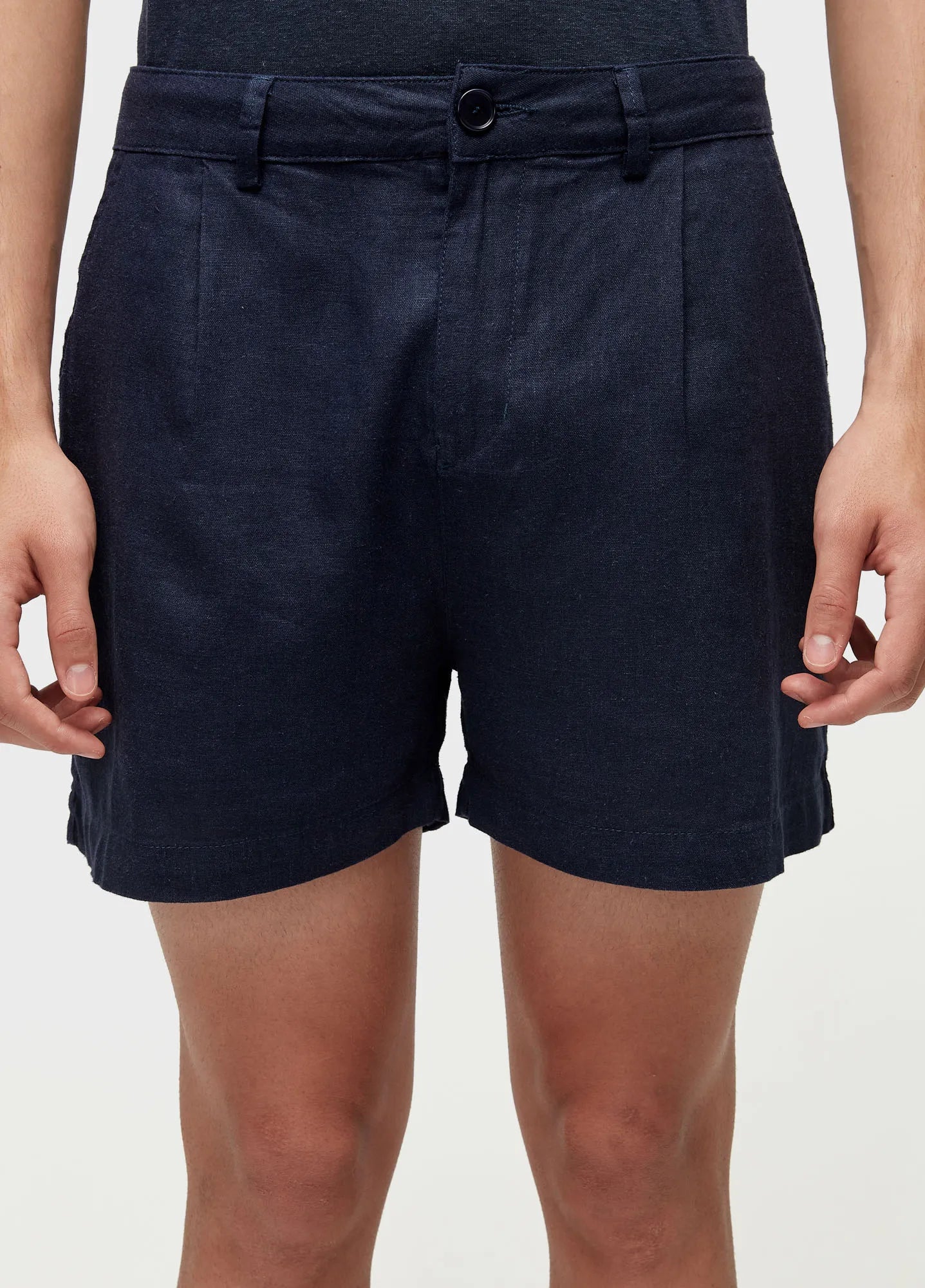 SHORT OSKLEN MASCULINO LINHO FLUID PLEATS