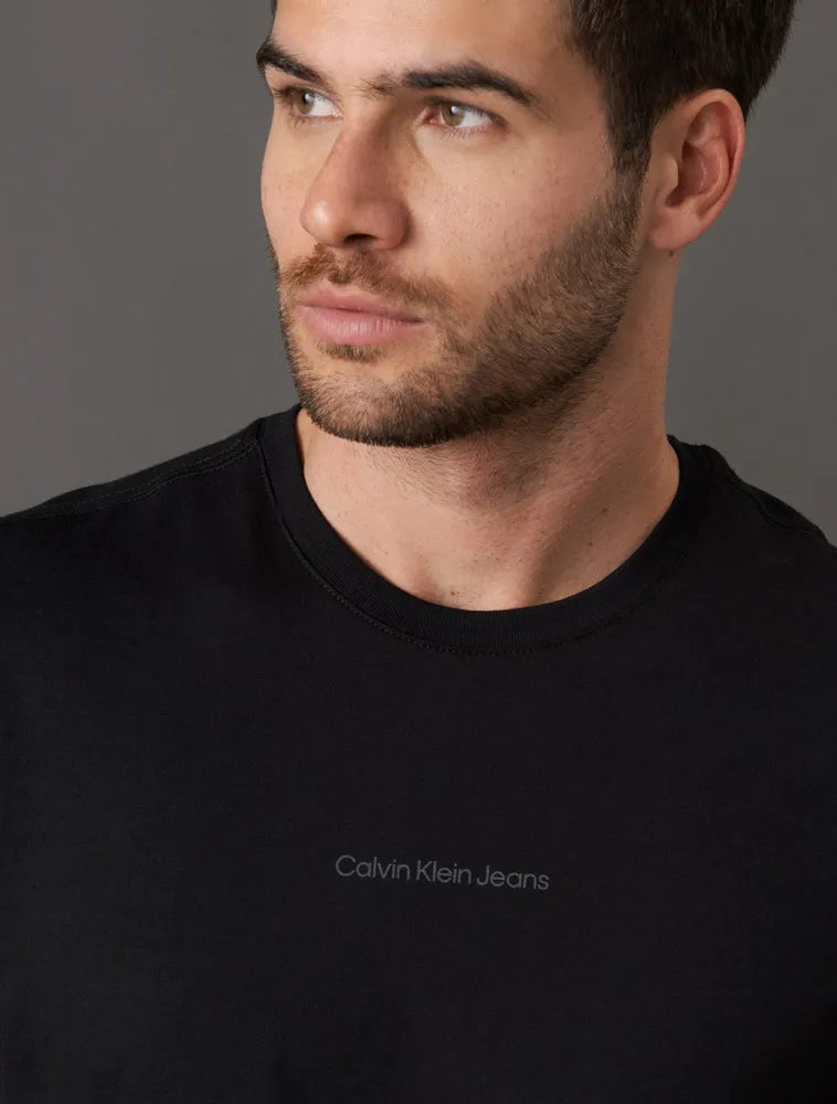 CAMISETA CALVIN KLEIN LOGO CENTRALIZADO PRETO