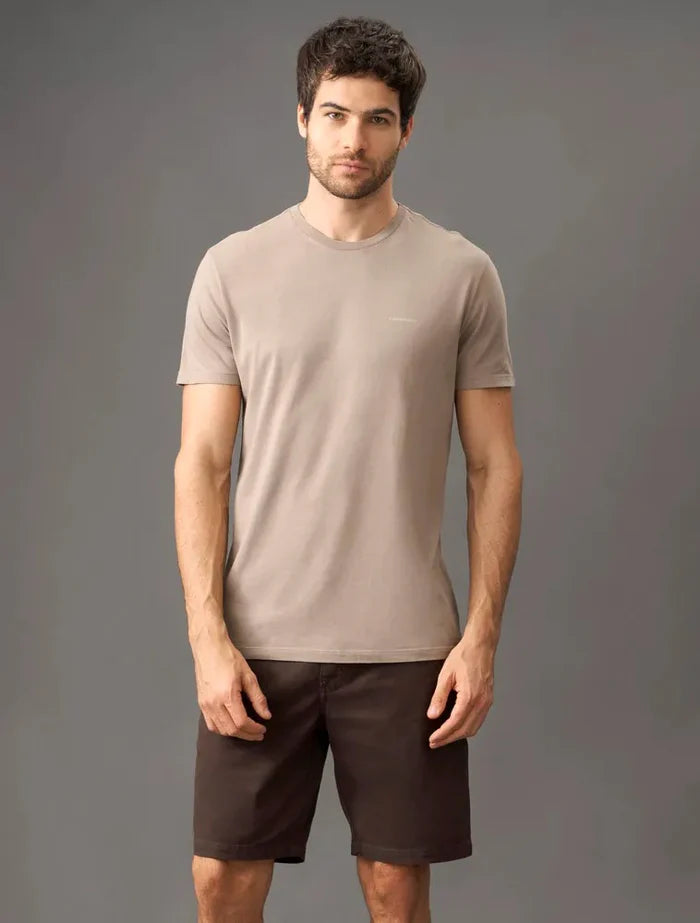 CAMISETA CALVIN KLEIN MASCULINA LOGO MINIMALISTA