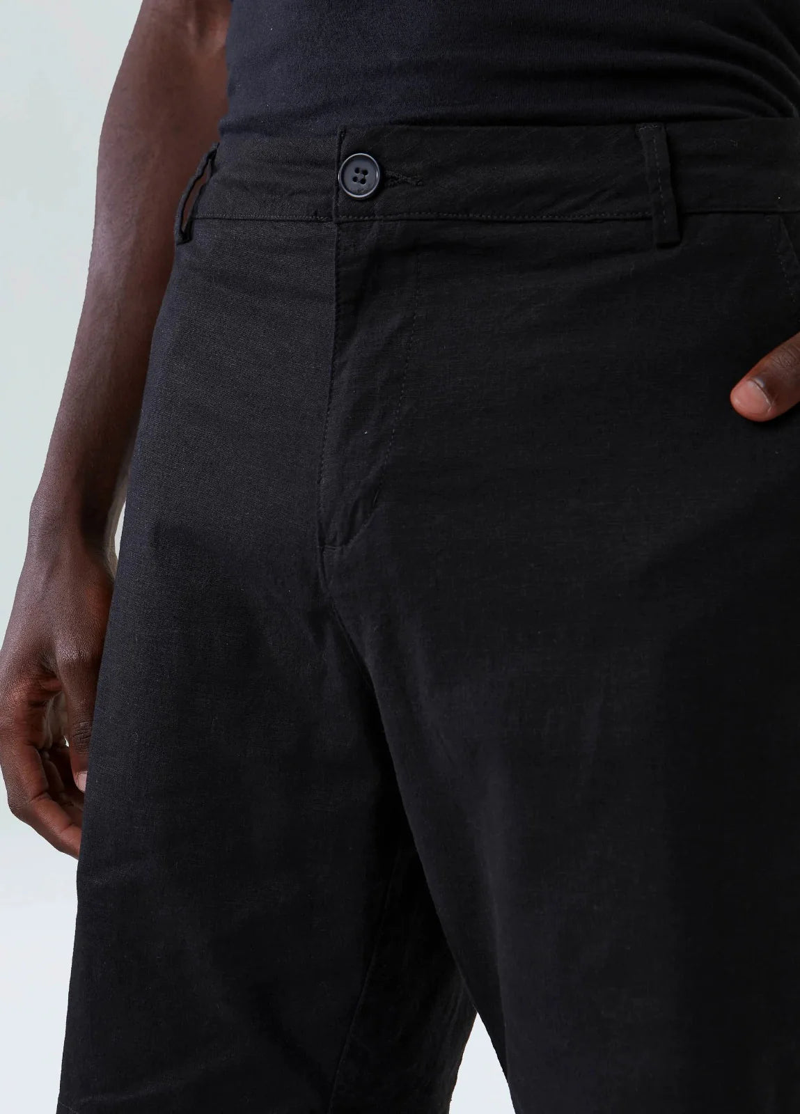 BERMUDA OSKLEN MASCULINA ALFAIATARIA EM LINHO