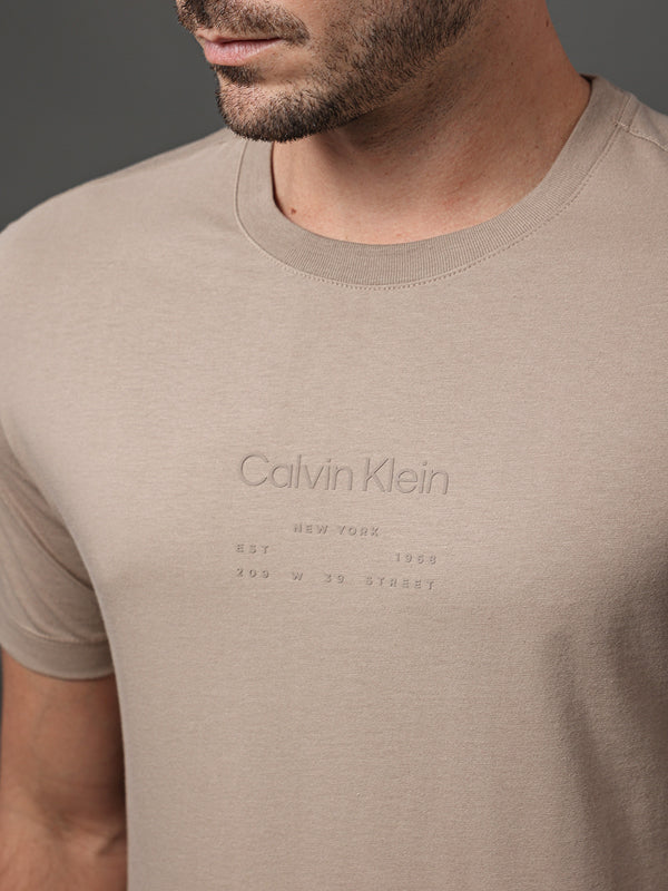 CAMISETA MASCULINA CALVIN KLEIN  LOGO ADDRESS