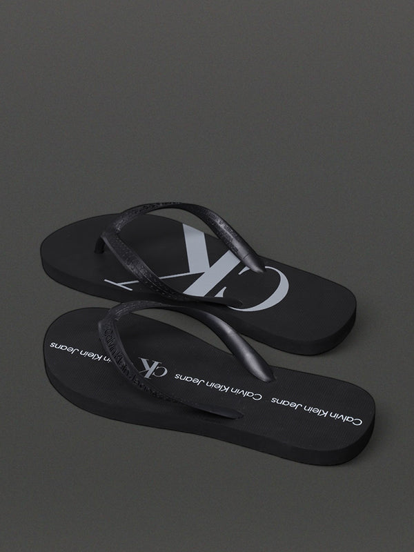 CHINELO CALVIN KLEIN MASCULINO LOGO CORRIDO