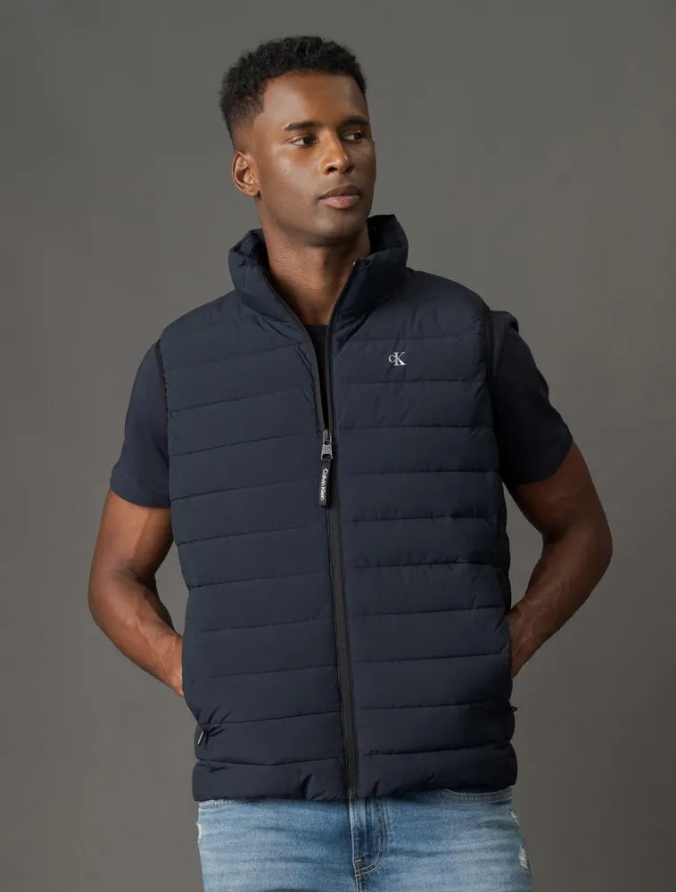 COLETE MASCULINO CALVIN KLEIN LOGO NO PEITO MARINHO