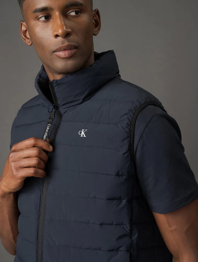 COLETE MASCULINO CALVIN KLEIN LOGO NO PEITO MARINHO