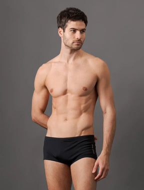 SUNGA CALVIN KLEIN TRUNK LISA COM LOGO LATERAL PRETO