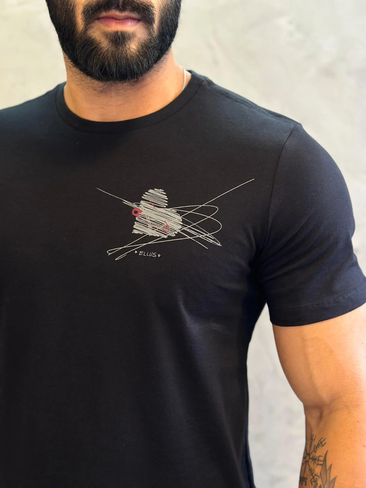 CAMISETA ELLUS MASCULINA FINE PINNED HEART CLASSIC