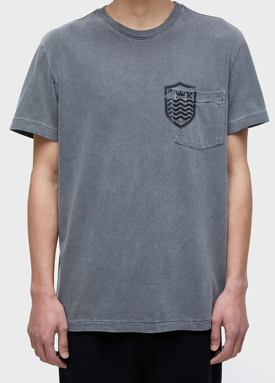 CAMISETA OSKLEN MASCULINA BOLSO BRASAO