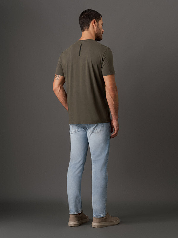 CAMISETA CALVIN KLEIN MASCULINA LOGO MINIMALISTA