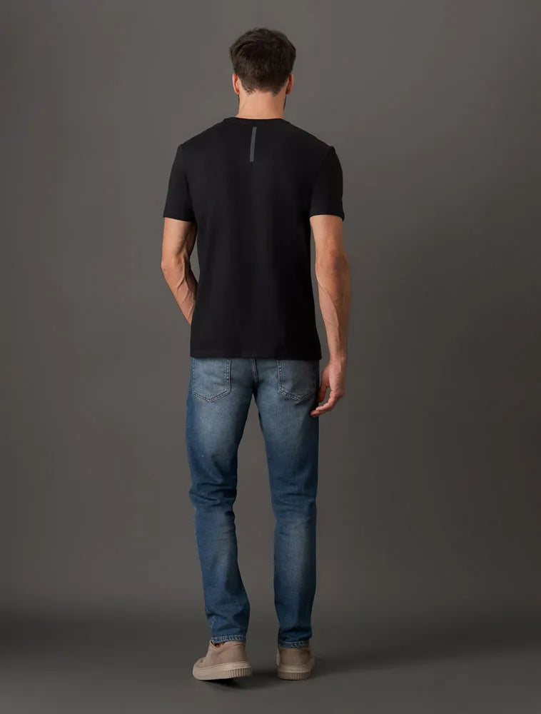 CAMISETA CALVIN KLEIN LOGO CENTRALIZADO PRETO