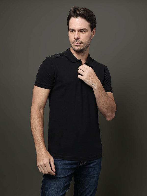 POLO CALVIN KLEIN MASCULINA SLIM RECORTE LOGO OMBRO