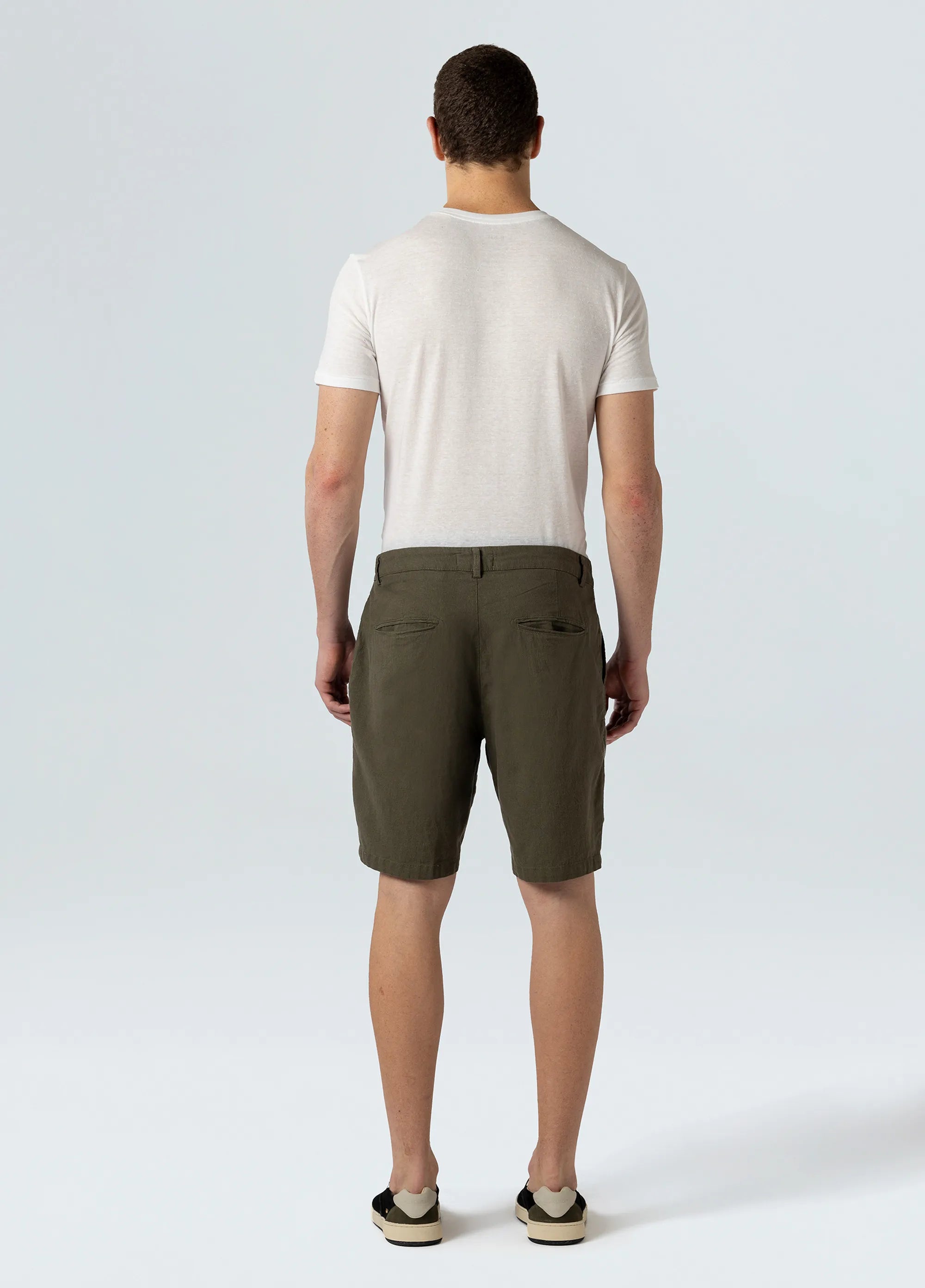 BERMUDA OSKLEN MASCULINA ALFAIATARIA EM LINHO