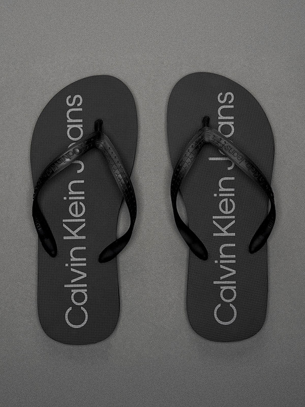 CHINELO CALVIN KLEIN MASCULINO BASIC PRETO