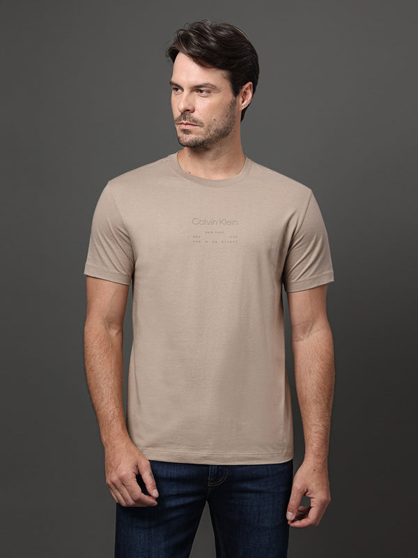 CAMISETA MASCULINA CALVIN KLEIN  LOGO ADDRESS