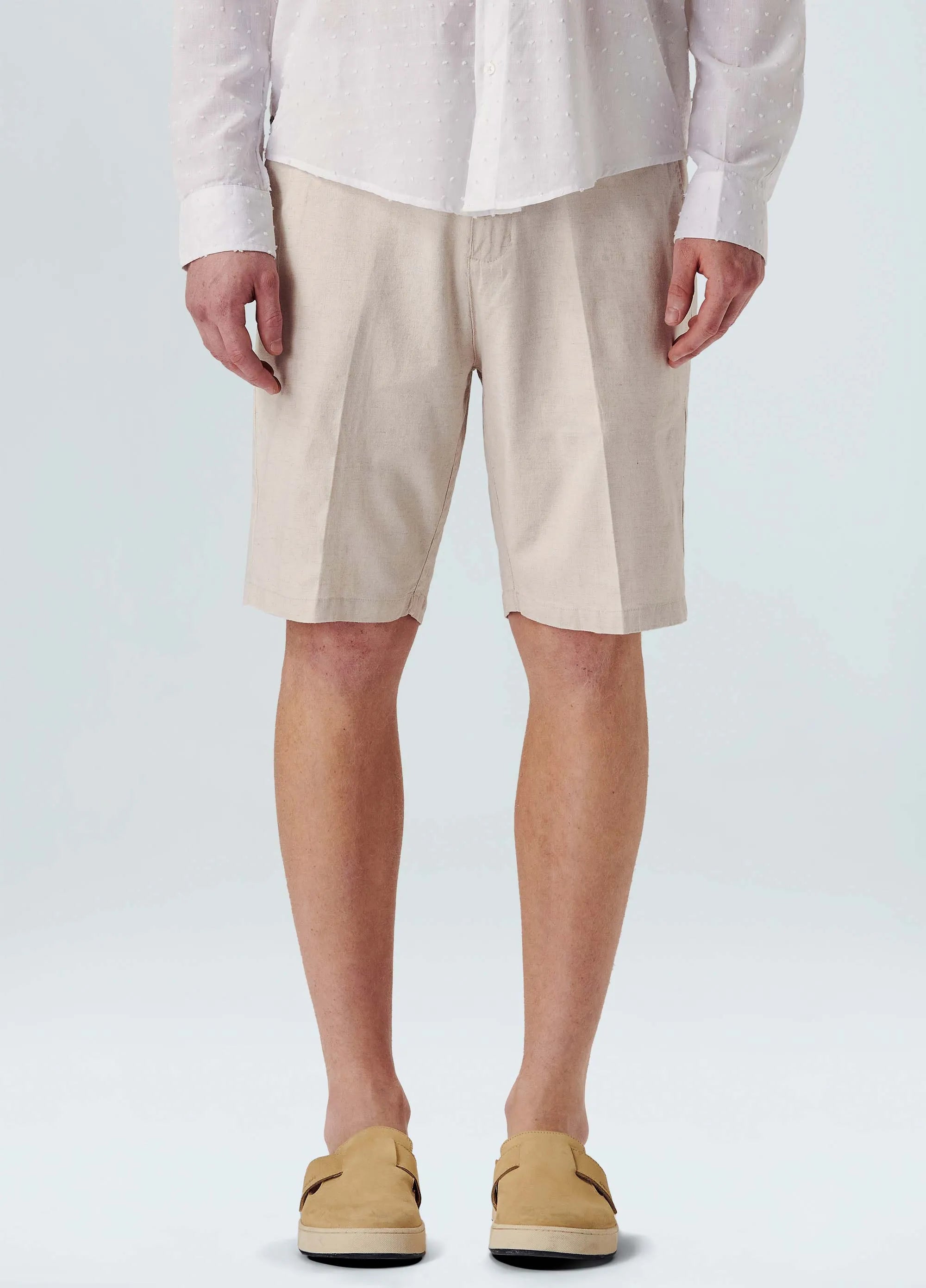 BERMUDA OSKLEN MASCULINA ALFAIATARIA EM LINHO