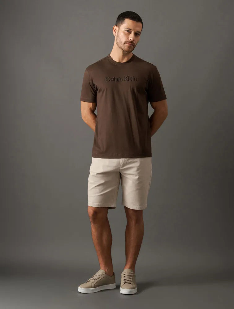 CAMISETA CALVIN KLEIN MASCULINA EMBOSSED COLOR MARROM