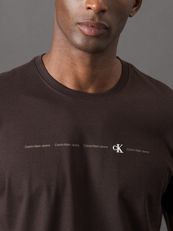 CAMISETA CALVIN KLEIN LOGO PEITO