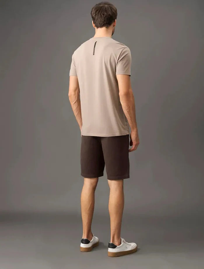 CAMISETA CALVIN KLEIN MASCULINA LOGO MINIMALISTA