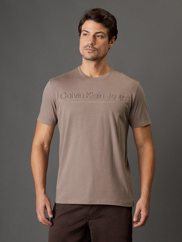 CAMISETA CALVIN KLEIN MASCULINA EMBOSSED MINIMAL LOGO