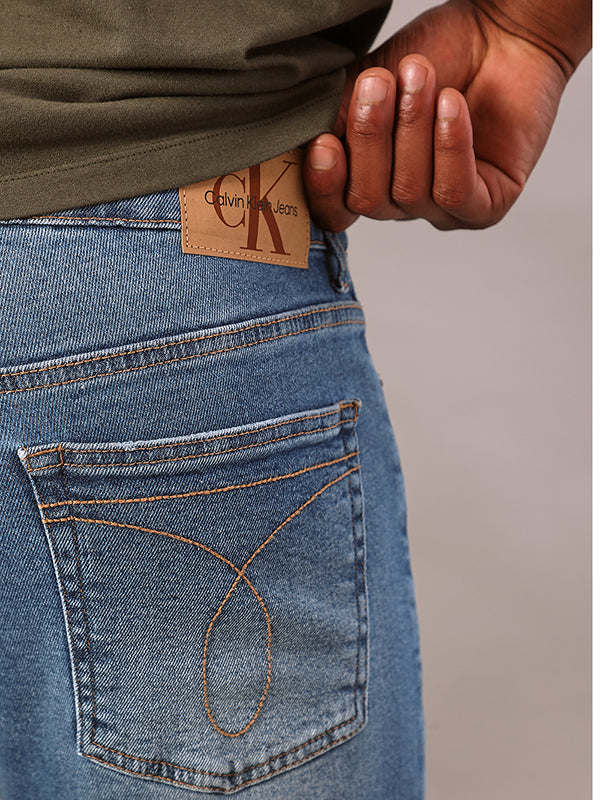CALCA CALVIN KLEIN JEANS SLIM 5 POCKETS AZUL CLARO